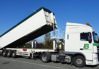 Camion benne grand volume